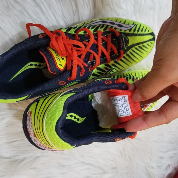 SAUCONY New!! Men Athletic Racing Shoes Size 8. - Picture 14 of 14